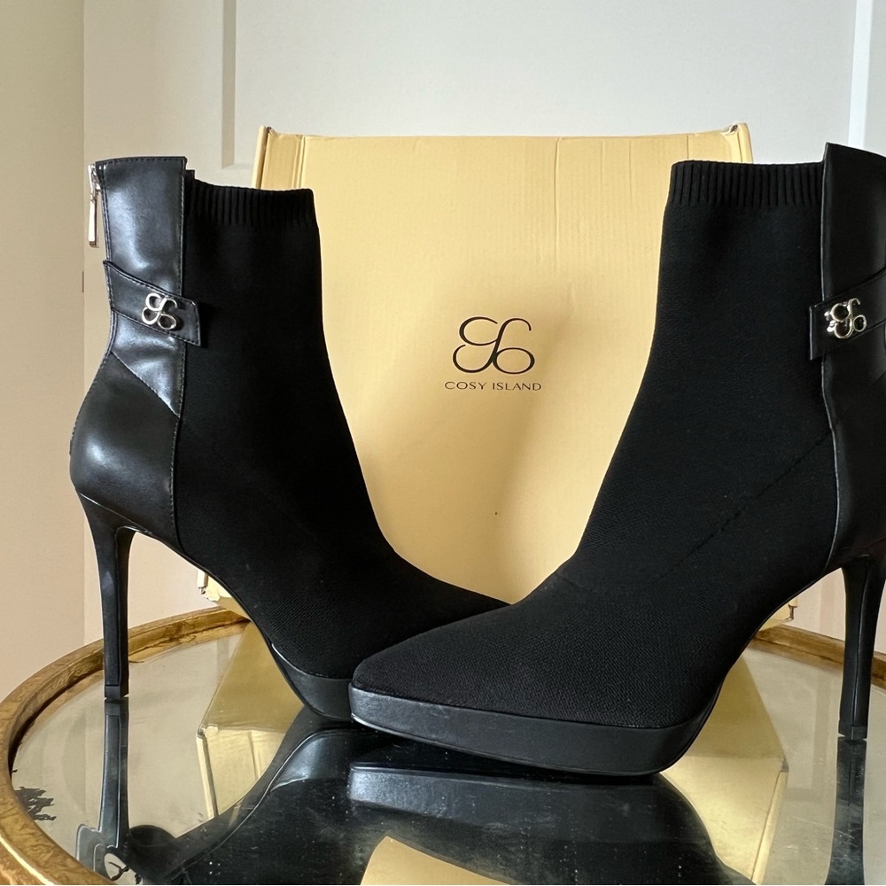 Cozy Island Black Heeled Boots with Stiletto Heel